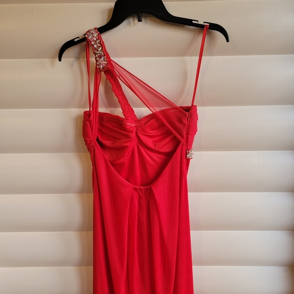 Formal Open Back Dress w/Sequined Shoulder Strap - Picture 9 of 12